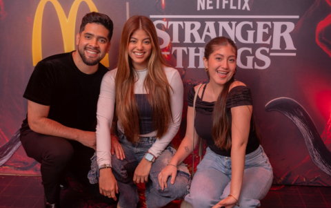 Toño Navarrete, Nashly Lainez y Sury Montiel ingresaron a la dimensión alternativa inspirada del Upside Down de McDonald’s Ecuador.