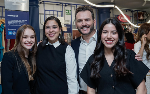 Moikaela García, Maru Mosquera, Christian Norris y Andrea Noriega.