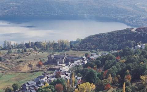 Vista aérea de Sanabria, comarca limítrofe con Portugal, León y Ourense.