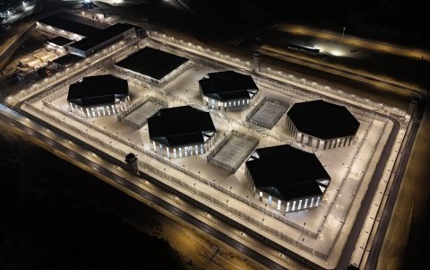 El ministro del Interior, John Reimberg, publicó esta imagen sobre la cárcel del Encuentro.