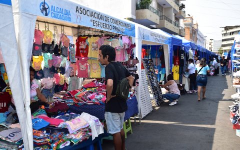 En Guayaquil se alistan las ferias navideñas.