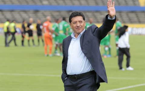 Sixto Vizuete pasó por varios clubes del país, pero es reconocido también por acompañar en el proceso a la selección nacional en distintas categorías