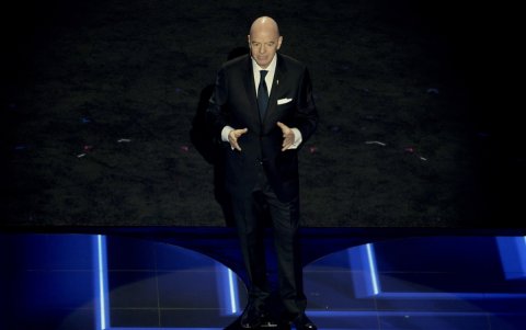 El presidente de la FIFA, Giovanni Infantino, se dirige al público durante el sorteo de la Final de la Copa Mundial de la FIFA 2026.