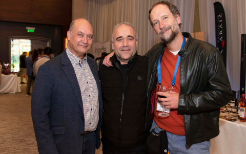 El embajador Enrique Yturriaga, junto al chef Óscar Santa Coloma y Juan Carlos Marca.