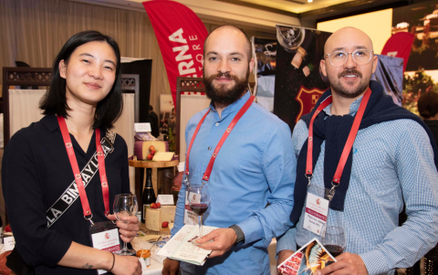 Lisha Li, Sebastián Samaniego y Francisco Ledesma.