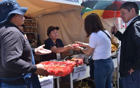 Fritadas Tradición, desde Calderón, fue uno de los stands más concurridos del festival, reconocido por su sabor y trayectoria de 30 años.