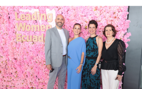 Gabriel Galván, Silvia Intriago, Gilda de Intriago y Gilda Bejarano.