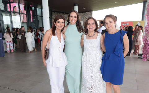 Andrea Paladines, Viviana Valdiviezo, Vicky Baquerizo y Cecilia Crespo.