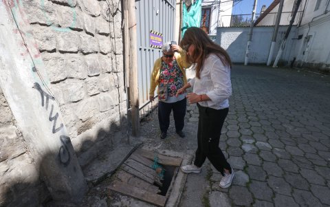 Vecinos. Debido al abandono de la construcción, los vecinos aseguran que se genera inseguridad y temen que se convierta en un espacio para habitantes de calle.