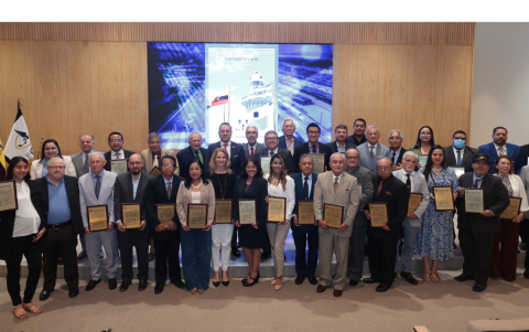 Organizadores y asistentes reafirmaron su compromiso académico y ciudadano con el desarrollo sostenible y regional de Guayaquil.