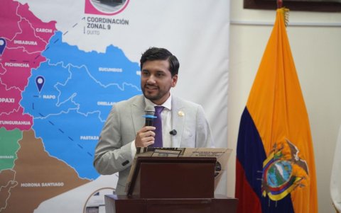 El juicio político a Martín avanza mientras persisten dudas sobre su gestión en la crisis de salud.