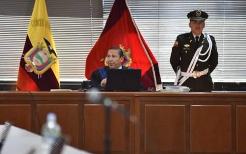 El conjuez nacional Olavo Hernández llamó a 21 de los 24 procesados a juicio.