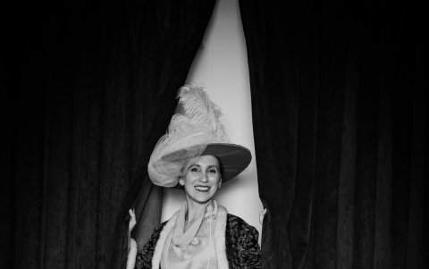 Avatâra y Jessica concibieron un ballet en blanco y negro, una puesta en escena que juega con contrastes para evocar el mundo en el que Pavlova se convirtió en leyenda.