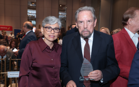 Mónica de Caballero y Domingo Caballero.