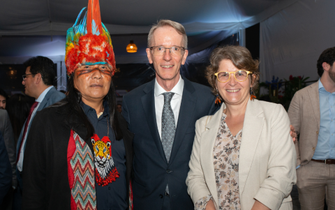 Manari Ushigua, Philippe Létrilliart y Anne-Gaël Bilhaut.