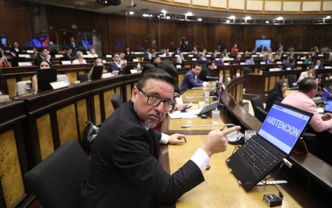 Lo asambleístas del oficialismo se abstuvieron en la votación.