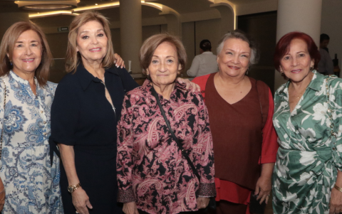 Gloria Cervantes, Maritza Vaca, Nice Vaca, Cecilia Guerrero y Cecilia Rosas.