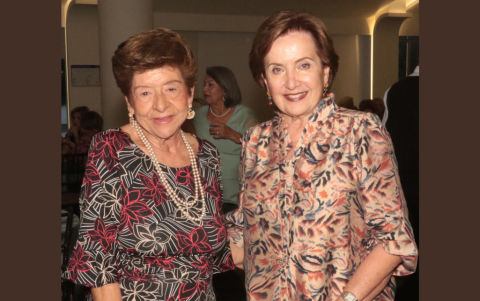 Leticia Guzmán de Baquerizo y Carmen de García.