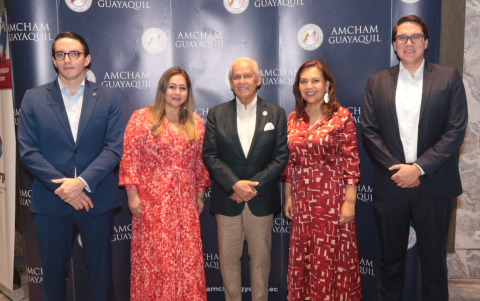 José Ernesto Villacreses, Dennisse Viteri de Villacreses, Raquel Delgado de García y Jorge García.