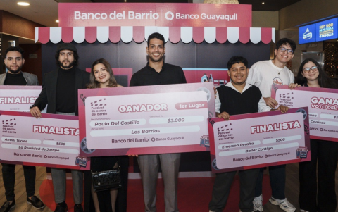 Directores y creadores de los cortometrajes ganadores y finalistas.