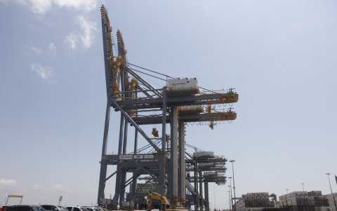 Las grúas tienen 51 metros de alto, dos metros más altas que las que funcionan en el Callao (Perú).