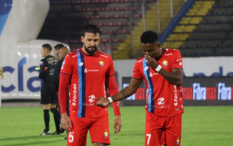 El Nacional logró la permanencia en la cancha, pero la falta de pago a varios acreedores le hizo descender a la Serie B.