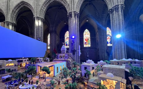 El Belén Encantado tiene 1700 figuras, 650 de ellas en movimiento y mide 280 metros cuadrados.