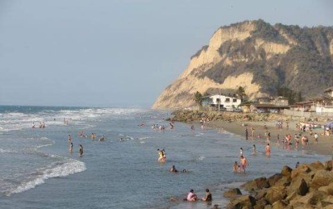 Los balnearios manabitas son puntos atractivos para quienes buscan descansar frente al mar, disfrutar de gastronomía fresca y vivir experiencias que combinan tranquilidad, cultura y naturaleza.