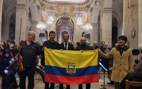 Delegación que viajó a Francia para la gira.