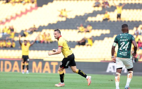 Octavio Rivero lideró la victoria canaria en el Monumental.