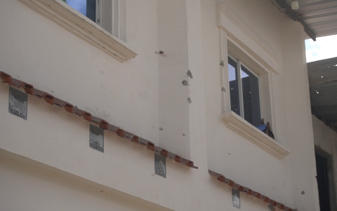 Las huellas de ataques armados con fusiles, en el callejón de Los Sandros, en Puerto Bolívar, cuyo nombre se debe a que en ese sector operaba la banda de ese mismo nombre.