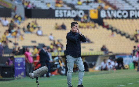 Ismael Rescalvo terminó su contrato en Barcelona luego de un semestre irregular.