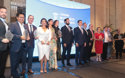 El grupo de ganadores en la foto general.