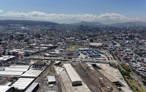 Quito contrata estudios técnicos para evaluar impacto urbano, costos y operación del nuevo espacio de eventos en el parque Bicentenario.