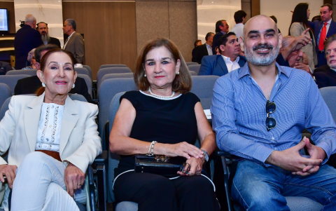 Leticia Plaza, Ana Loor de Dahik y Juan Dahik.