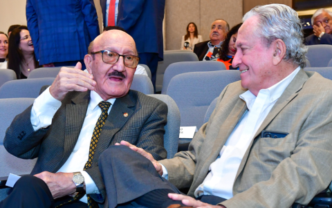 Vladimiro Álvarez y Aparicio Plaza.