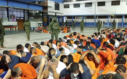 Las operaciones de control en los centros penitenciarios de la frontera norte del país.