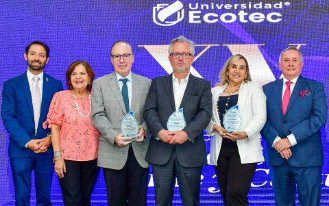 Carlos Ortega Santos, Leticia de Moral, Andrés Mendoza, Leonardo Valencia, Beatriz Parra y Roberto Passailaigue.