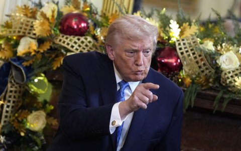 El presidente de Estados Unidos, Donald Trump, en el Salón Este de la Casa Blanca, en Washington D. C., el 16 de diciembre de 2025.