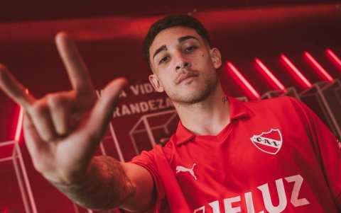 Montiel (2025), es el tercer argentino en ganar el premio Puskás después de Erik Lamela (2021) y Alejandro Garnacho (2024)