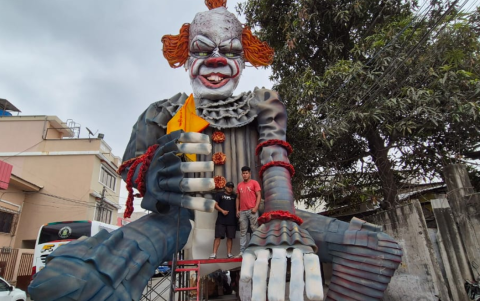 Carlos Gómez y su hermano eligieron a Pennywise como personaje para la creación de su monigote gigante.