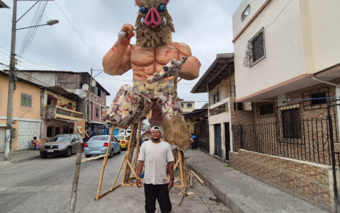 Rodolfo Robalén se inspiró en uno de los animes más populares del año para crear su monigote.