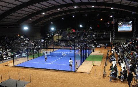 El juego entre Tapia y Chingotto se desarrolló en el club Rancho San Francisco, al que acudieron cientos de aficionados.