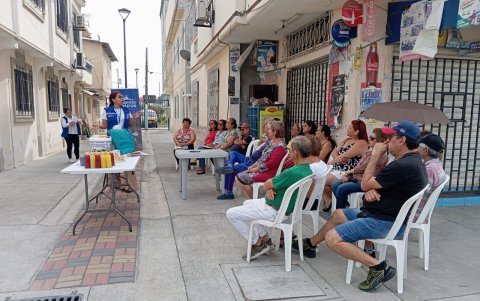 Los moradores realizan reuniones con las autoridades.