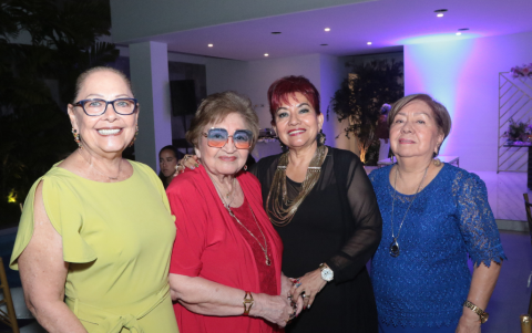 Fátima Morán de Abad, Adela Pérez de Alvarado, Blanca Rivera y Cumandá González.
