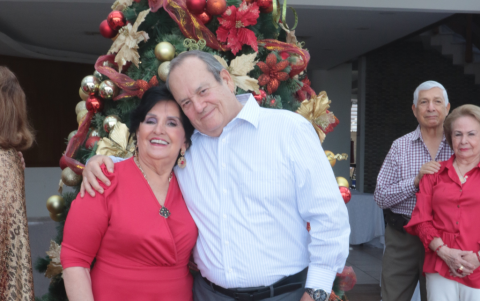 Consuelo junto a su esposo, Luis Montalvo.