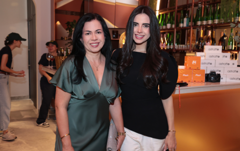 Rina Hidalgo y Sol Vargas.