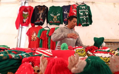 Más de 450 emprendedores participan en ferias organizadas en el norte y sur, con productos navideños.