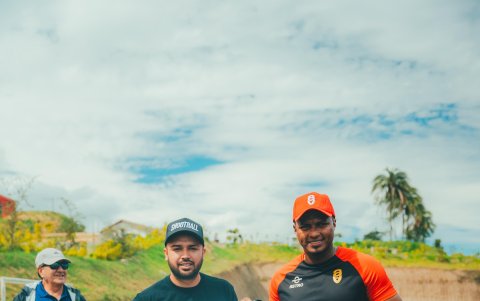 Antonio Valencia, leyenda del Manchester United, fue la primera gran venta de Espinosa.