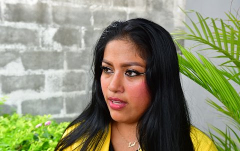 Madre de Britany Yepes, niña de 12 años con fibrosis quística y parálisis cerebral, quien permanece hospitalizada por falta de medicamentos.